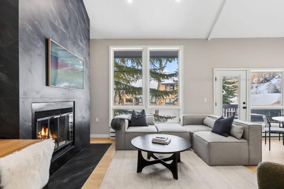 Alpine Enclave Central with Resort Amenities House in Eagle County
