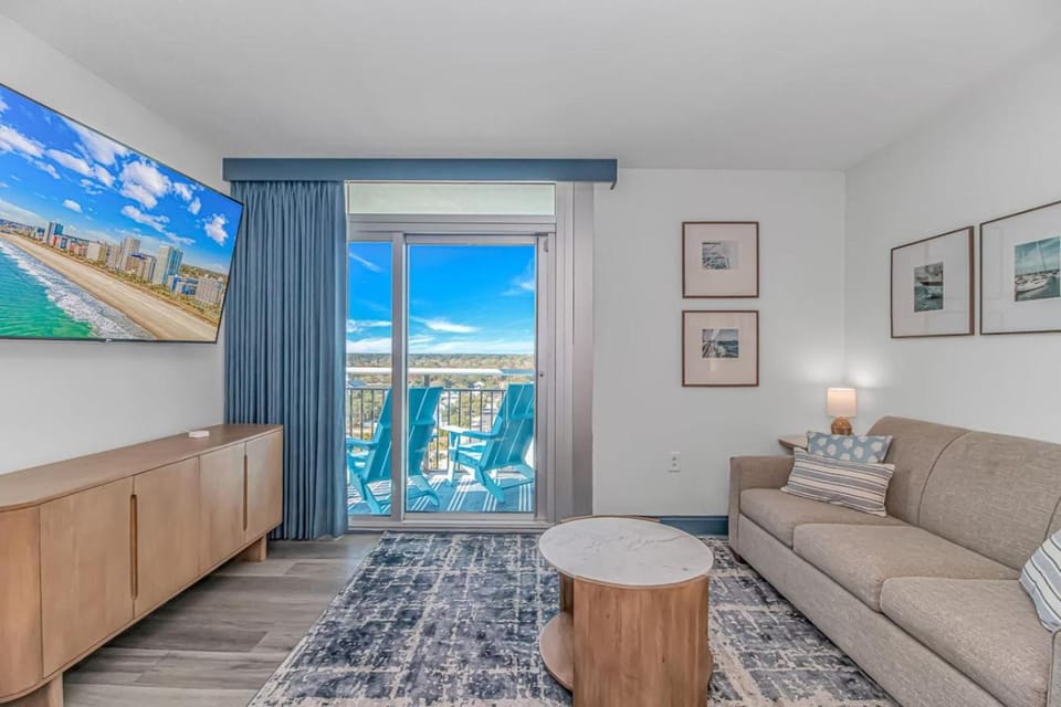 16th Fl 1BR Renovated Ocean Sunset View Balconies House in Myrtle Beach