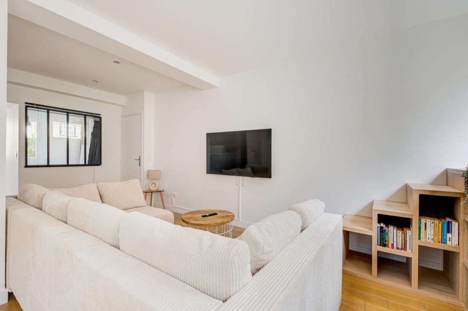 Superbe appart 10 personnes 5min La Défense Apartment in Courbevoie