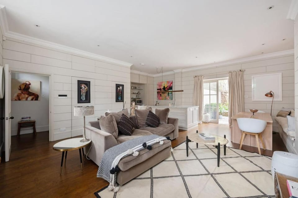 Living room, Dining area, kitchen