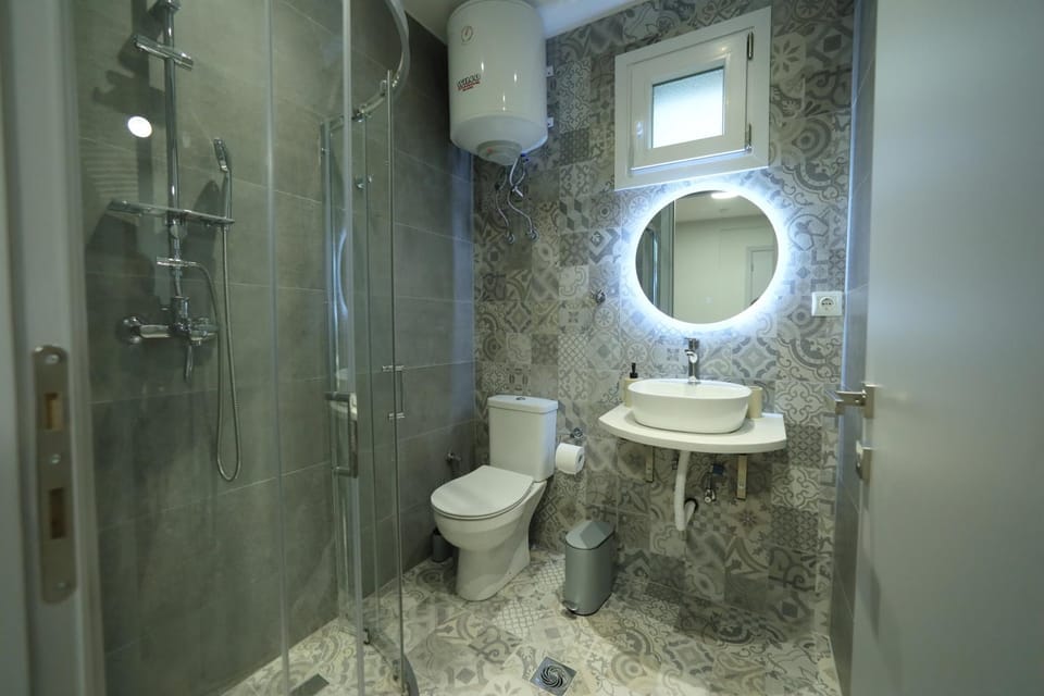 Shower, Toilet, Bathroom