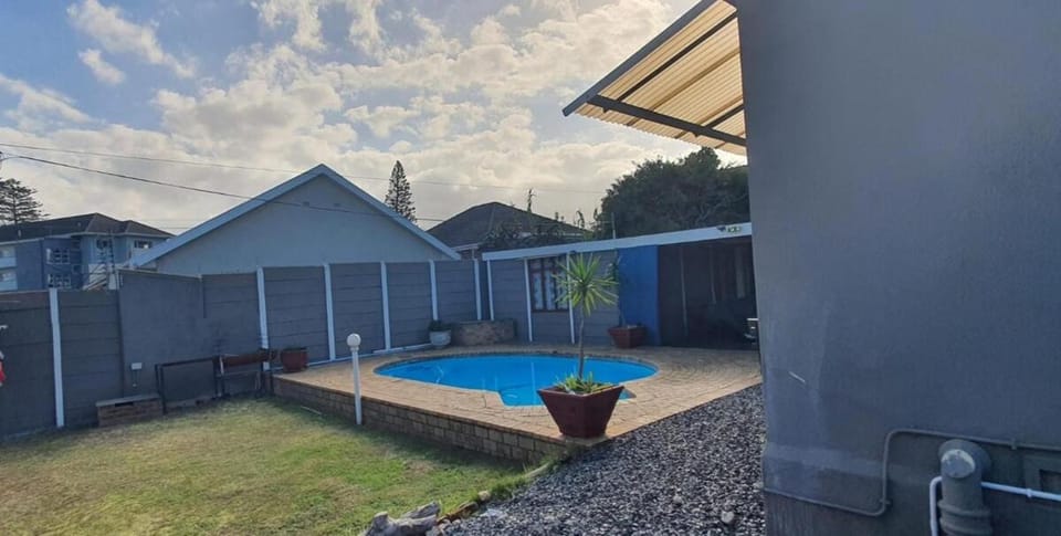 Leafy Southern Suburbs Gem Apartment in Cape Town