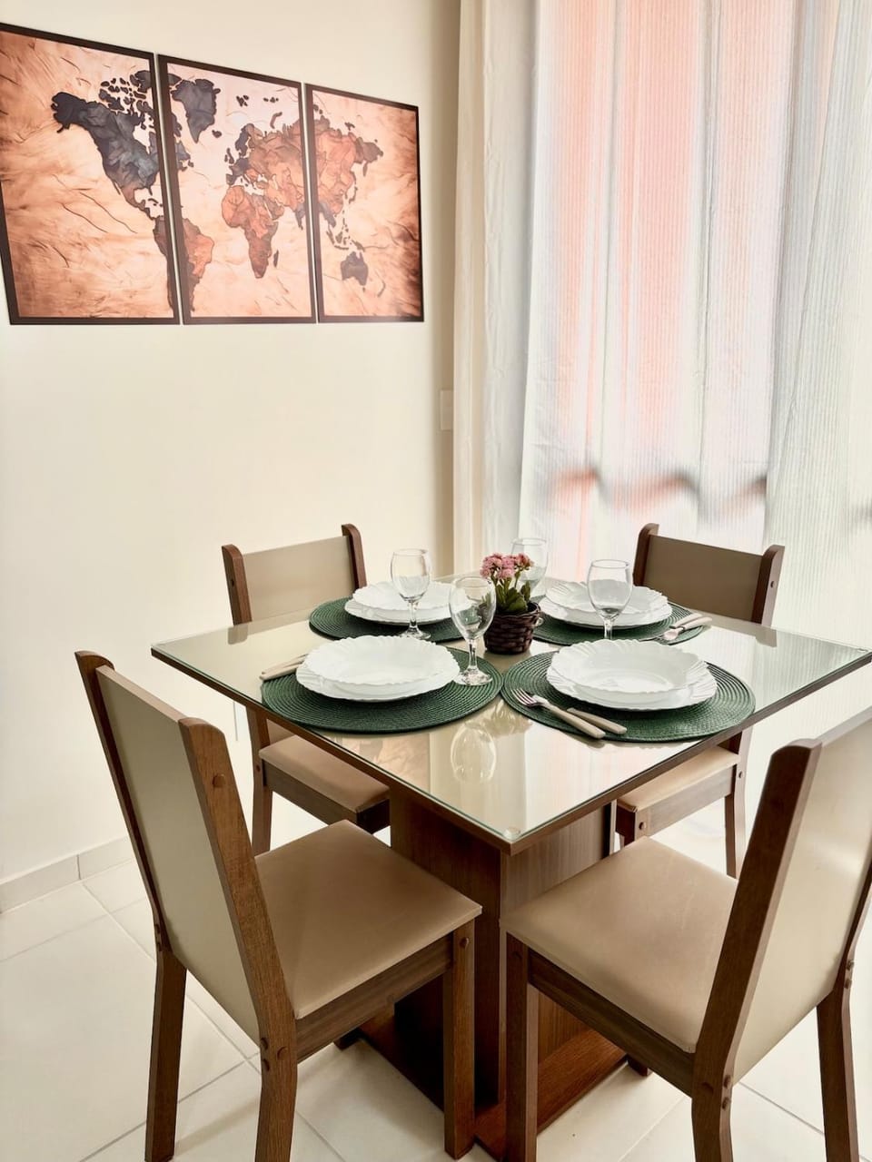 Seating area, Dining area