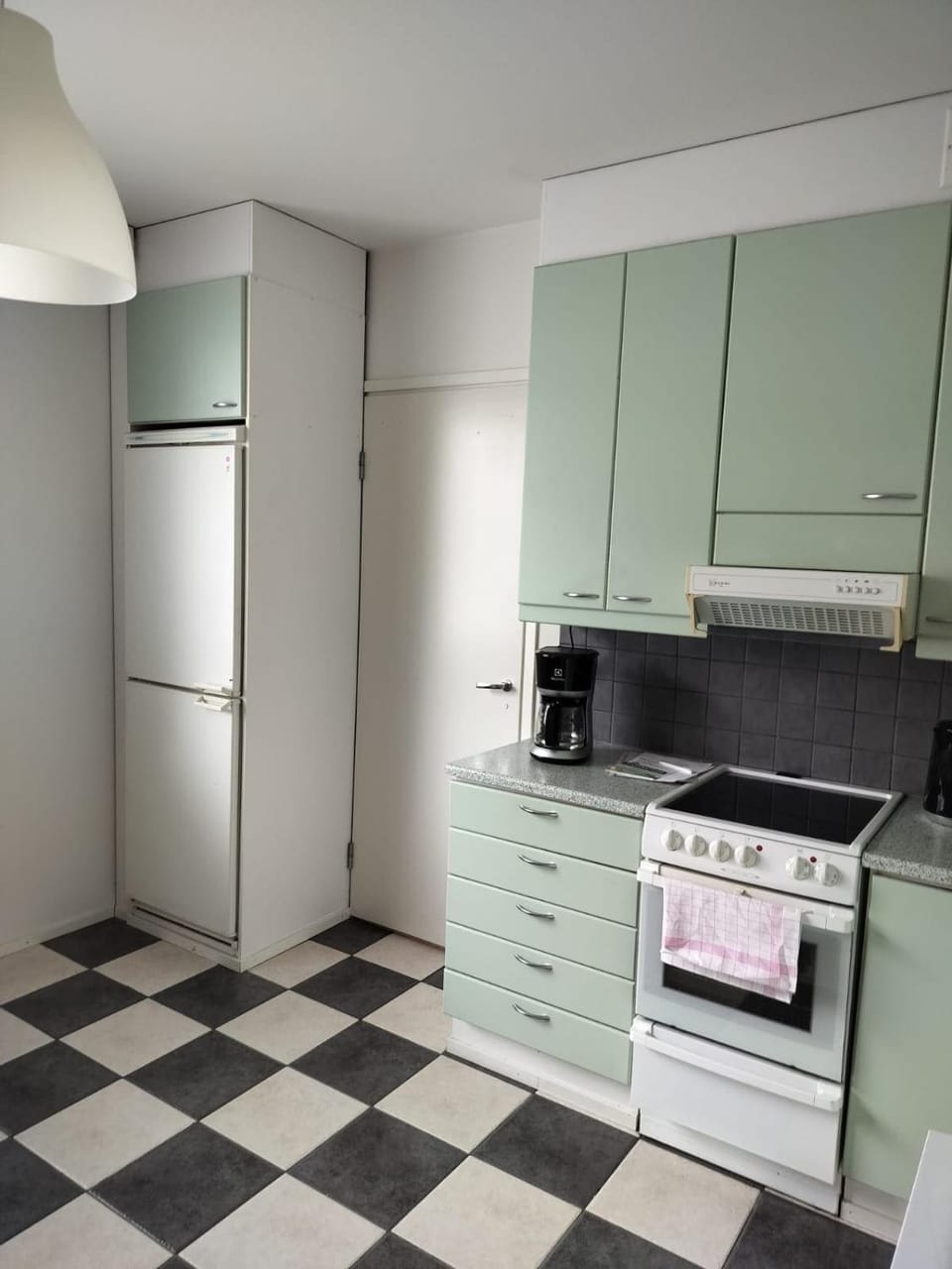 Kotimaailma - Valoisa ja tilava neliö Apartment in Turku