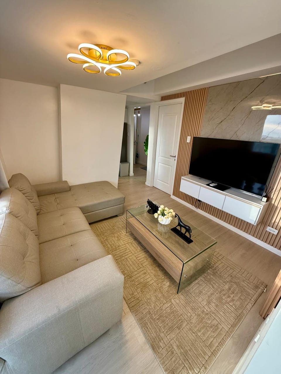 Calvins Place Azure North Staycation Apartment hotel in Calabarzon