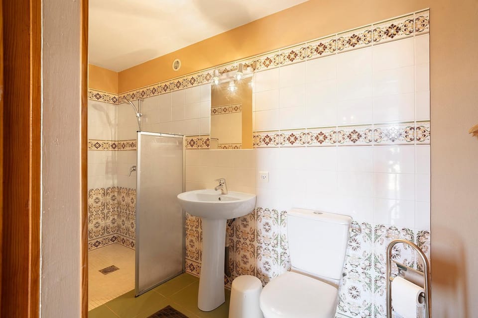 Bathroom, Living room
