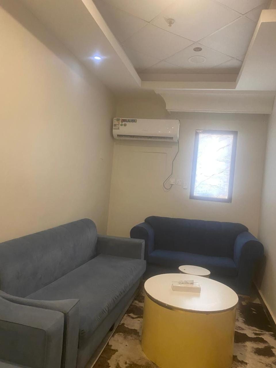 Living room, Seating area, air conditioner