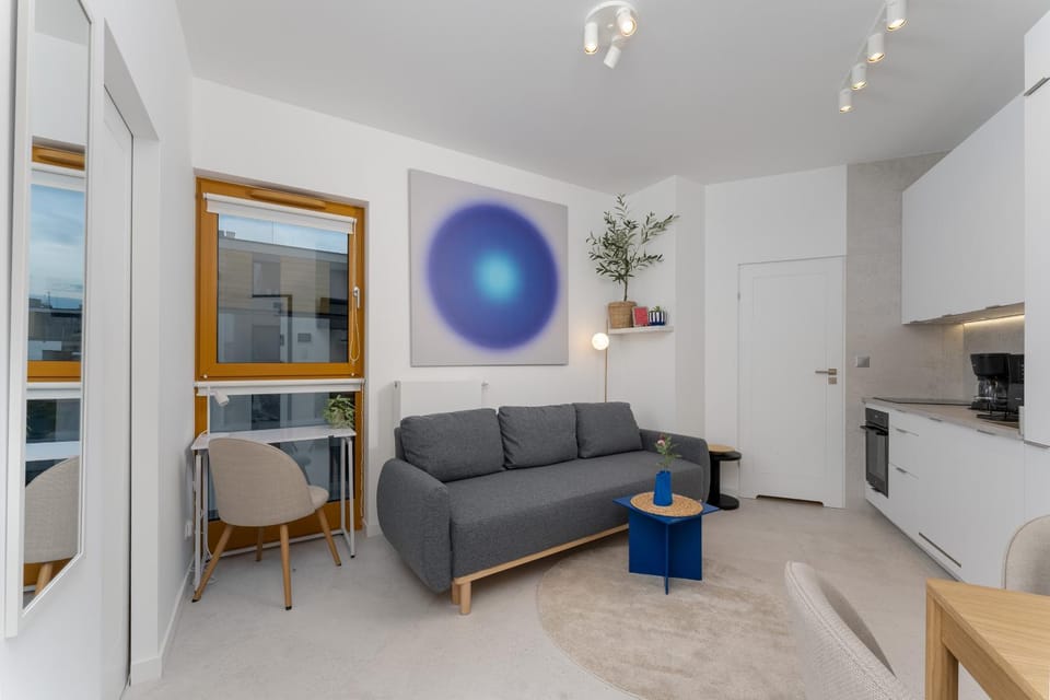 Kitchen or kitchenette, Living room, Seating area, microwave, oven, stove