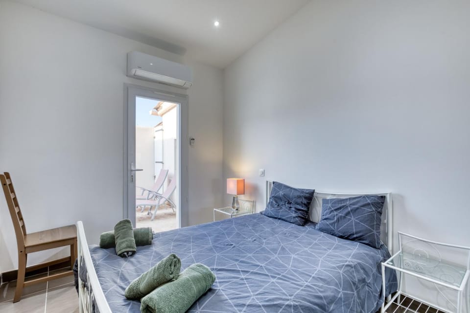 Living room, Bedroom
