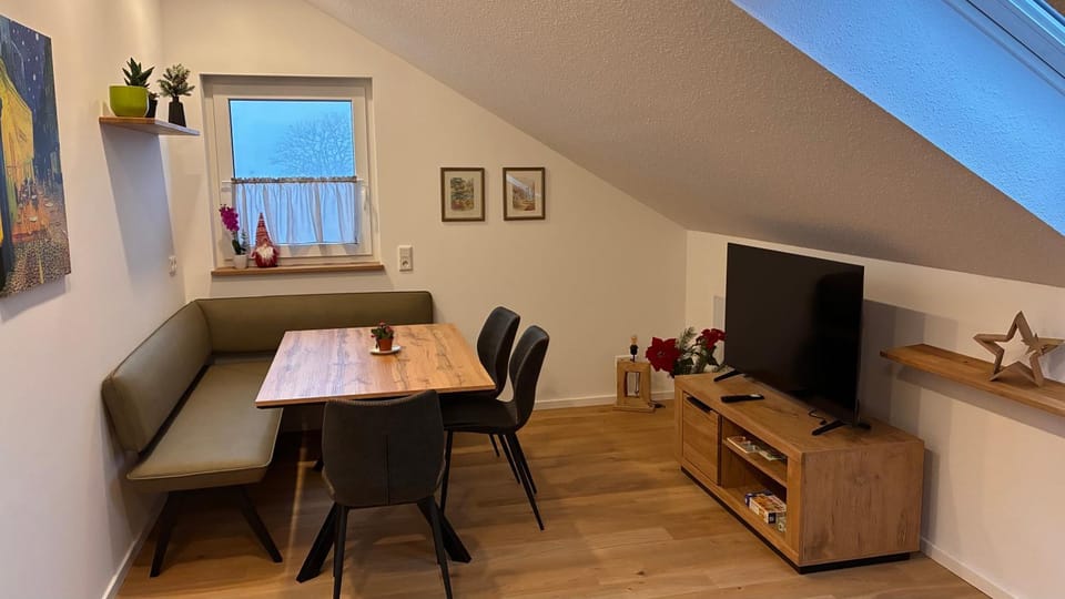 TV and multimedia, Seating area
