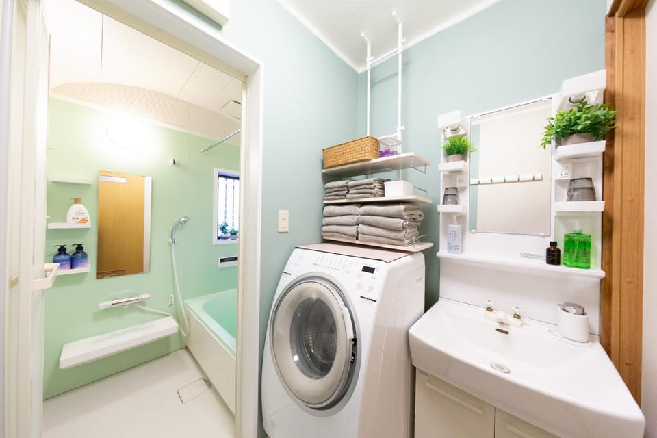 Shower, Bathroom, Bath, towels, washing machine, dryer