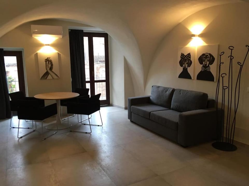 Modern and historic openspace in the center Apartment in Catania