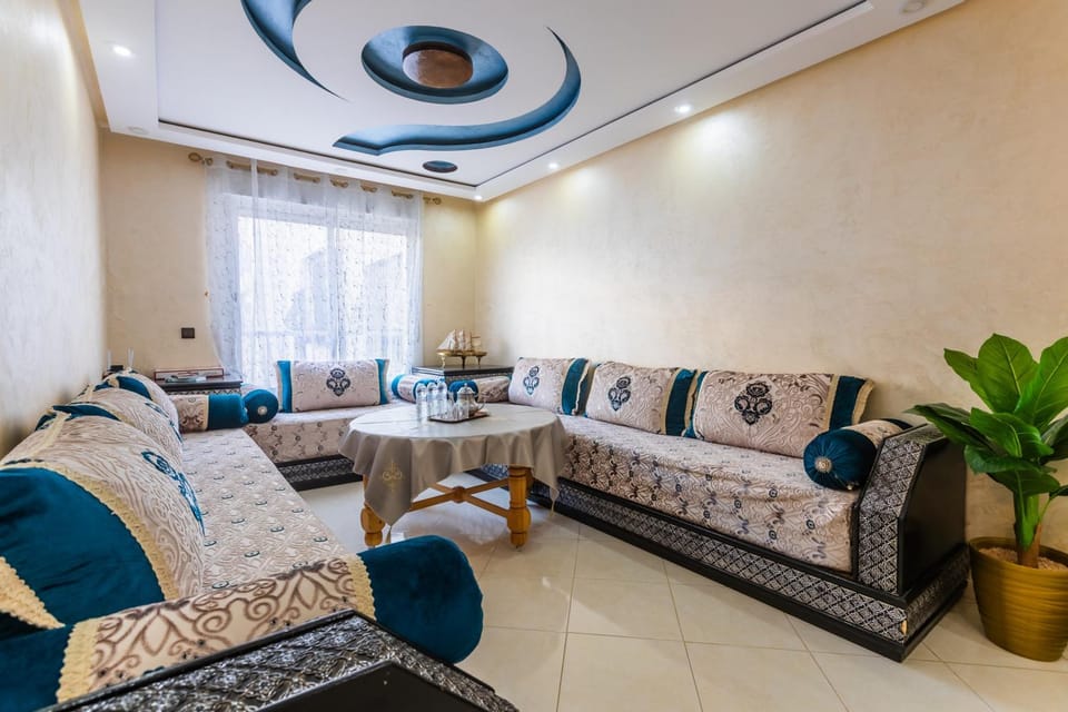 Bed, Garden, Garden, Living room, Photo of the whole room, Seating area, Bedroom, Guests, Guests, Garden view, Garden view, Dinner, Dinner, Drinks, children, children, young children, young children, older children, older children, group of guests, group of guests, Family, Family, internet, internet