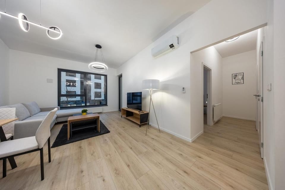 Bed, TV and multimedia, Kitchen or kitchenette, Living room, Photo of the whole room, Seating area, Dining area, Bedroom, hair dresser, minibar