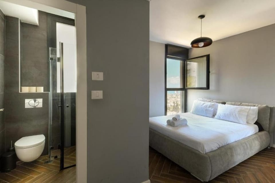 Stunning Sea-View Penthouse with Private Terrace By Lime Luxe Apartment in Haifa
