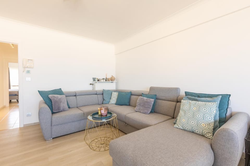 LECOMTE - The Shoreline Deluxe 157 Apartment in Ostend