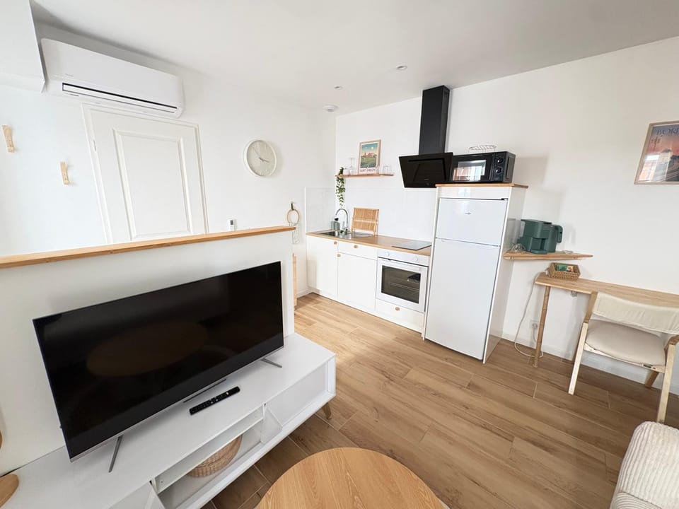 Living room, Seating area, kitchen