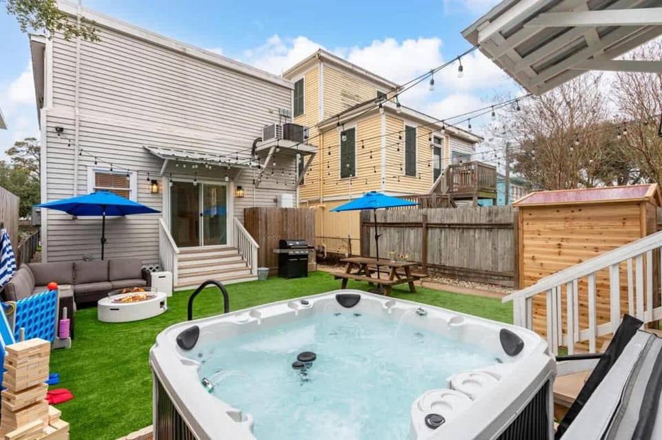Group Getaway Foosball Hot Tub & Coastal Site House in Texas City