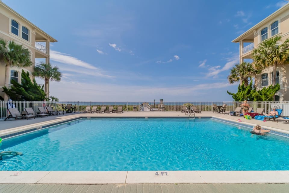 Mare e Sole l Steps to the Beach l South of 30A l Beachfront Pool l 2 Bikes included House in Rosemary Beach