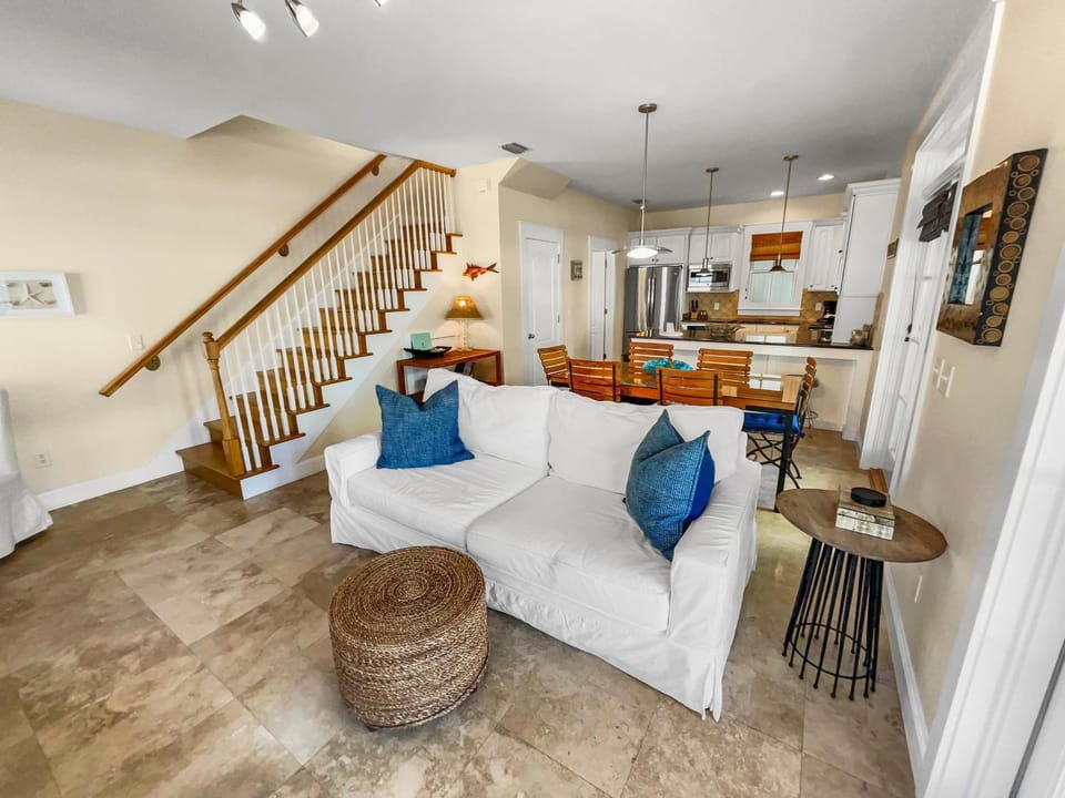 Mare e Sole l Steps to the Beach l South of 30A l Beachfront Pool l 2 Bikes included House in Rosemary Beach