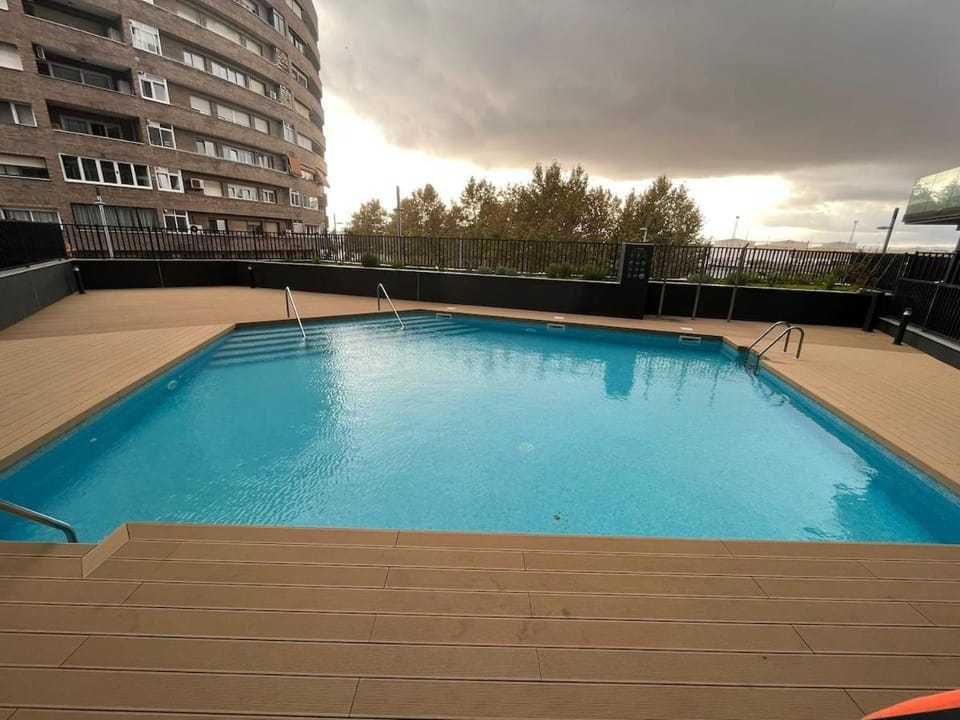 Centrally located apartment with a pool and parking Apartment in Tarragona