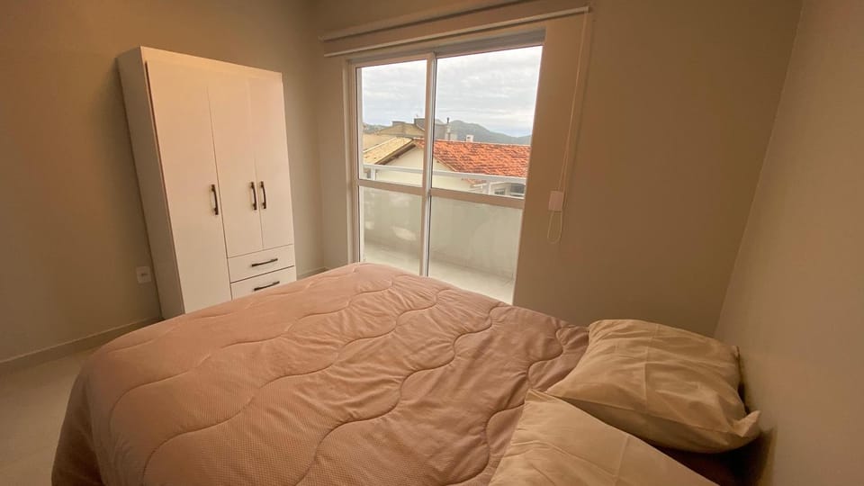 Bed, Bedroom, wardrobe, air conditioner