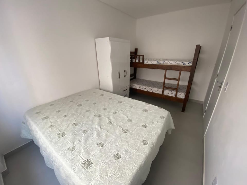 Bed, Photo of the whole room, bunk bed