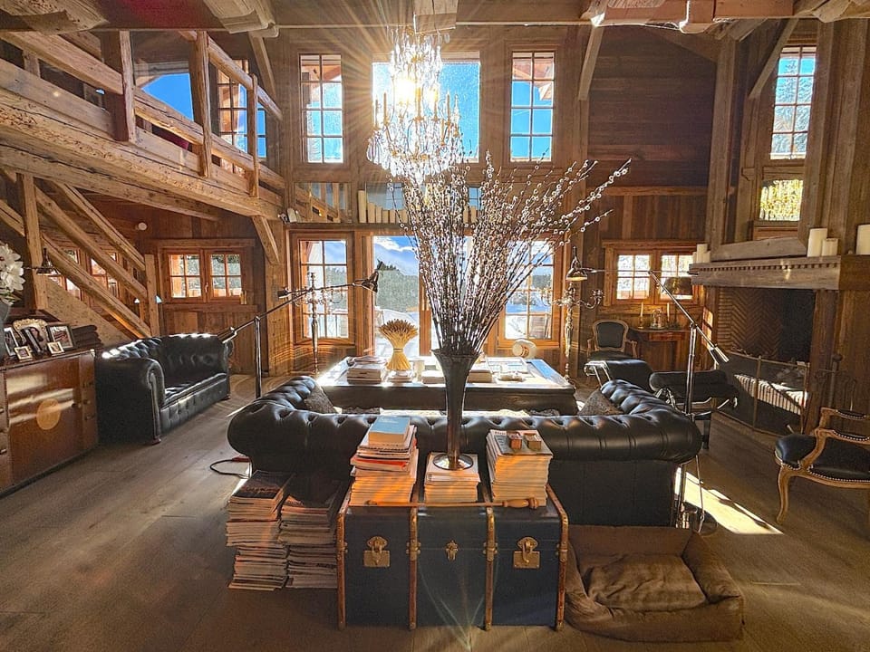 View (from property/room), Living room, Seating area, Garden view