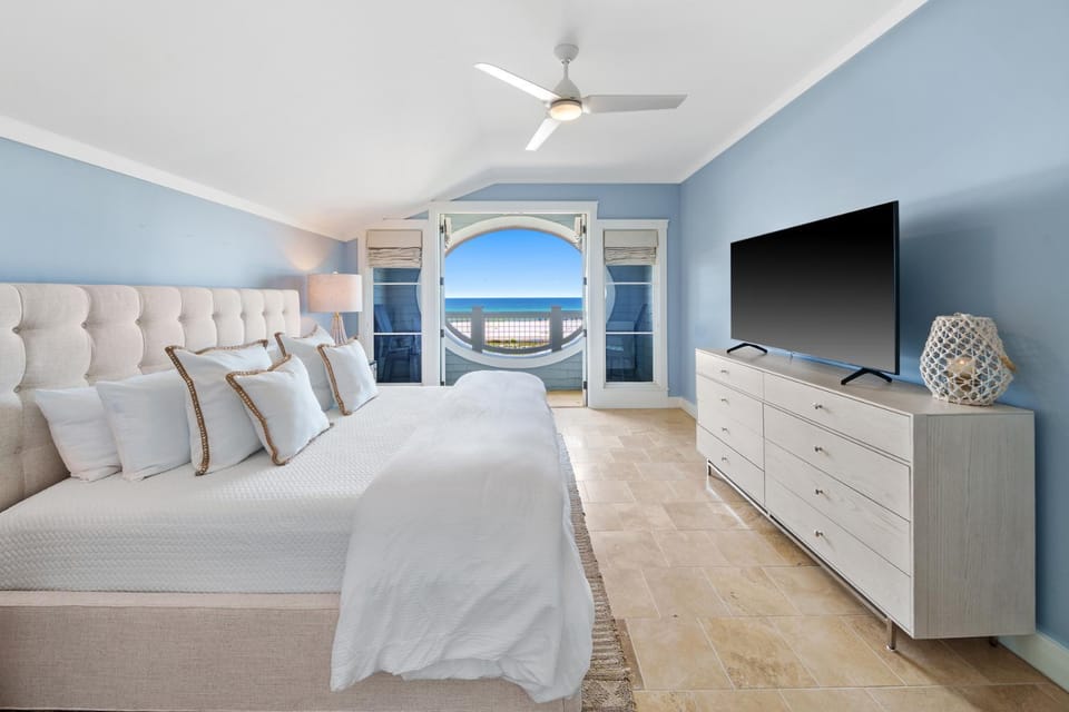 Paradise Loft l Luxury Beach Front Condo l Amazing Views House in South Walton County