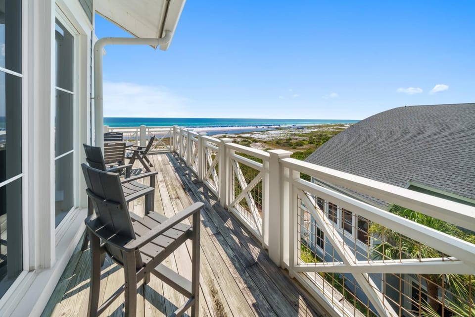 Paradise Loft l Luxury Beach Front Condo l Amazing Views House in South Walton County