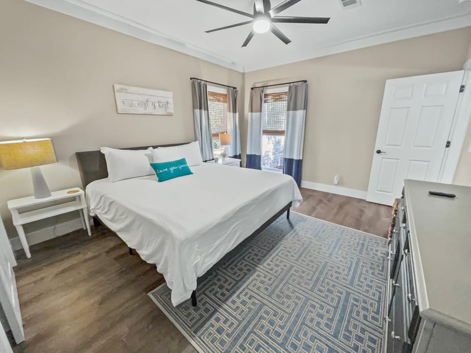Pinewood l Inlet Beach l Dog Friendly House in South Walton County