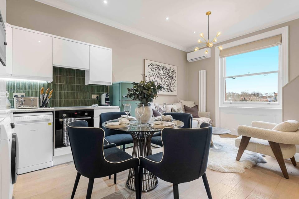 Luxury 1-Bedroom Hideaway in Chelsea Apartment in City of Westminster