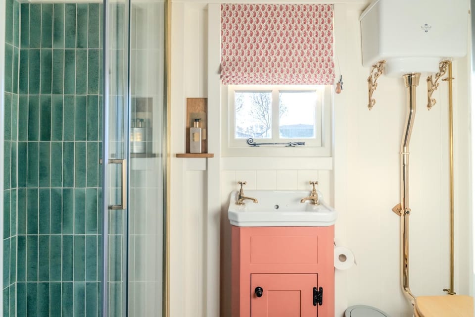 Red Robin Retreat Apartment in Broadway