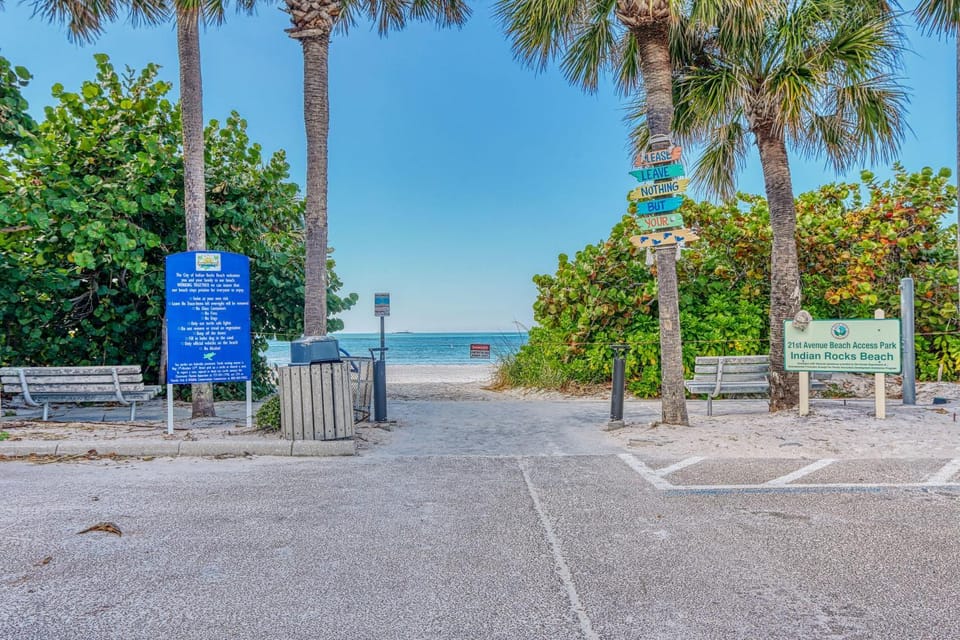 Indian Beach Villas - 3A Villa in Indian Rocks Beach
