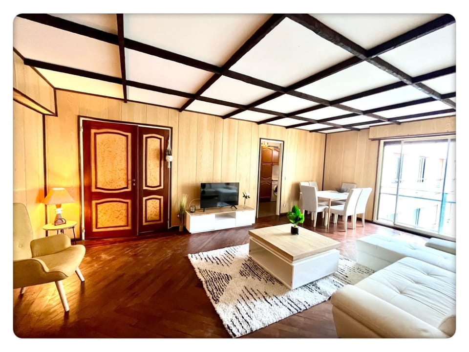 3 beds-120m2-Terrace & Parking Near La Defense and Champs Elysees Apartment in Paris