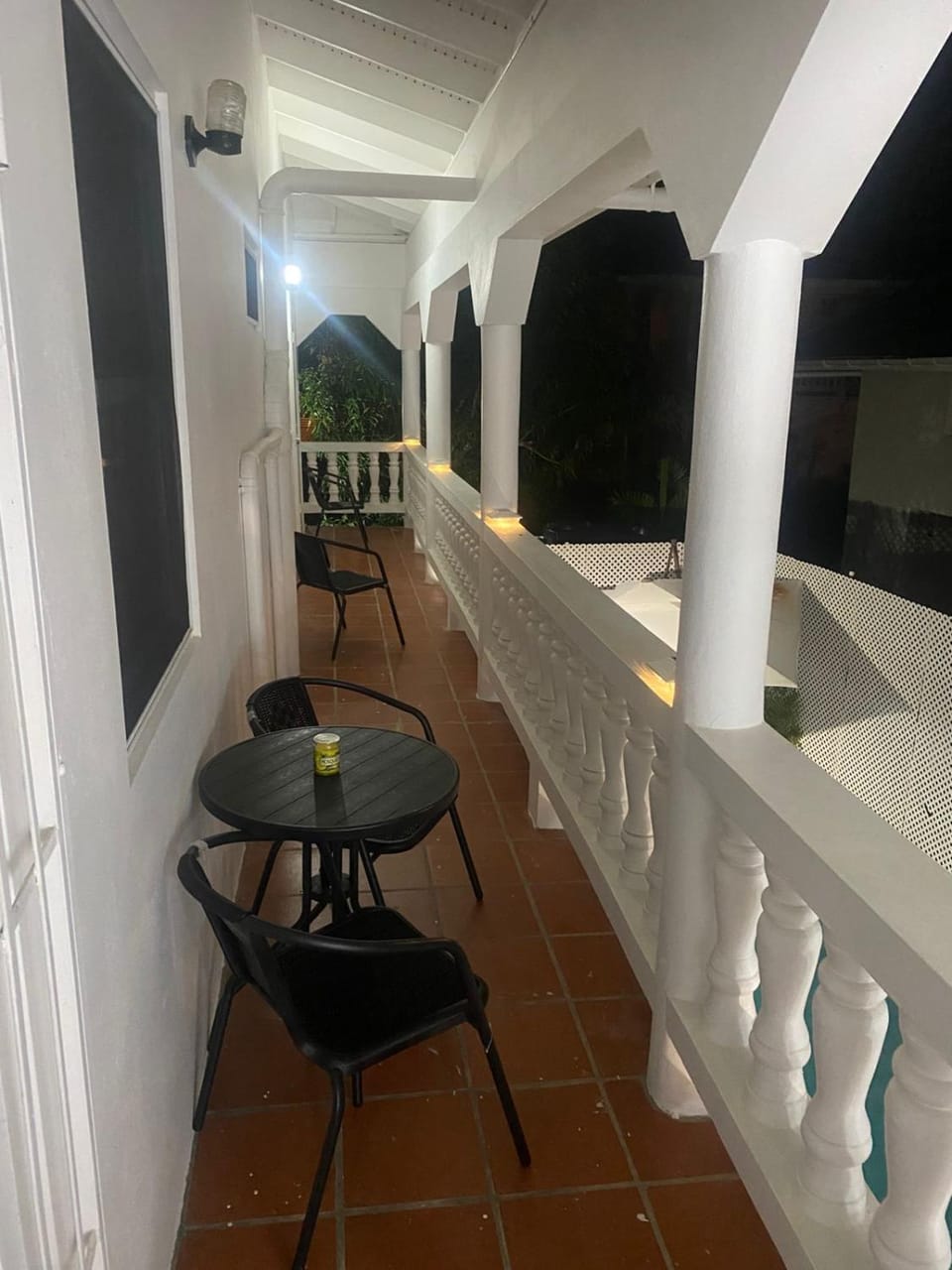 The Sky High Escape - 5 Mins from Airport & Beaches Bed and Breakfast in Crown Point