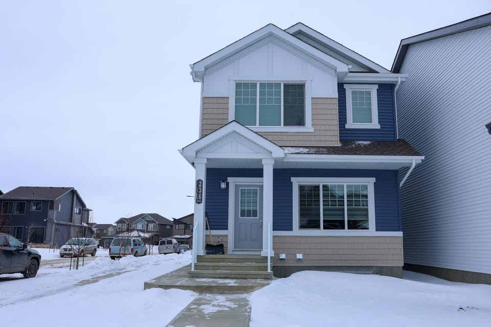 Property building, Neighbourhood, Winter, Street view