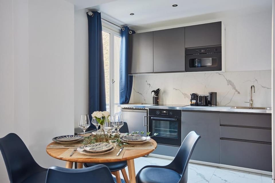 Stylish and comfortable studio in Perreire Apartment in Paris
