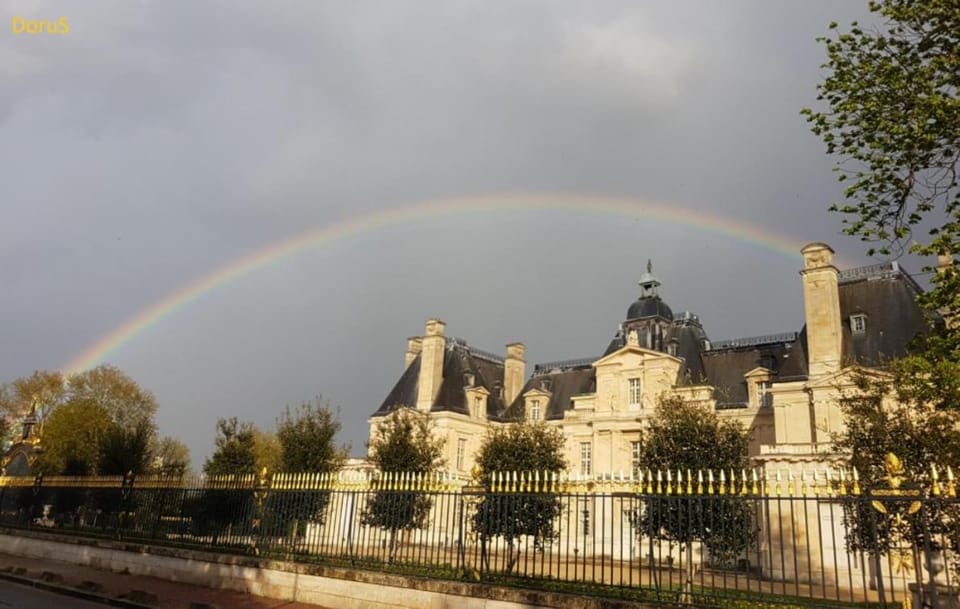 Nearby landmark, Landmark view