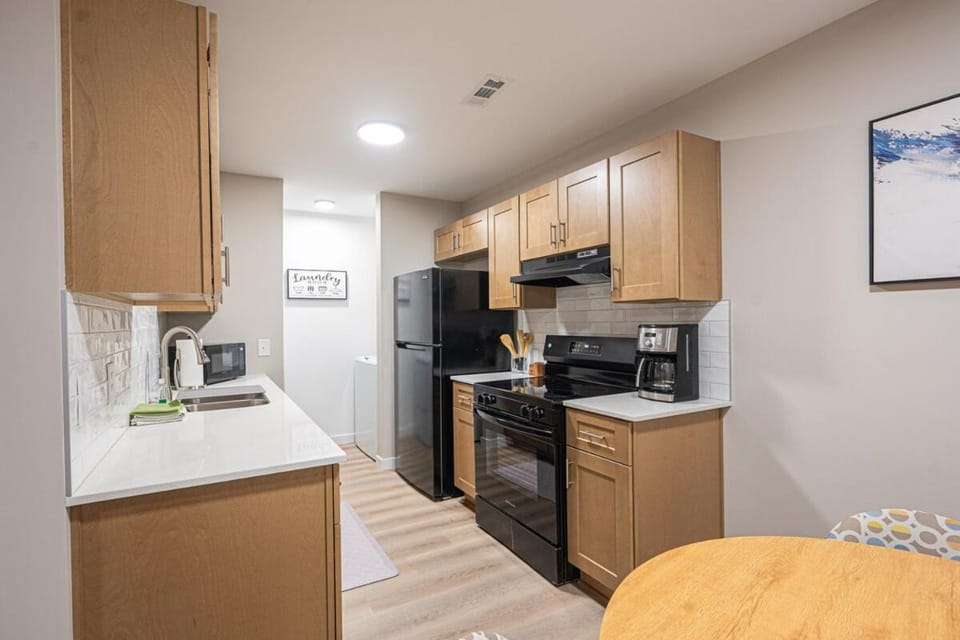 Cozy Retreat Near Uptown - Quiet Area Apartment in Mint Hill