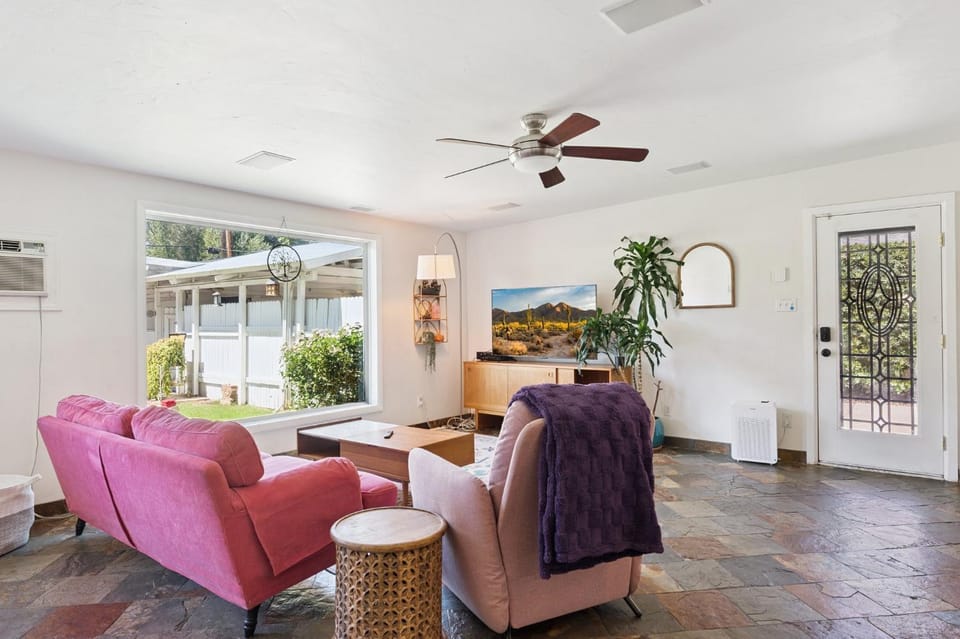 Retreat with Pool - Prime Phoenix Location House in Phoenix