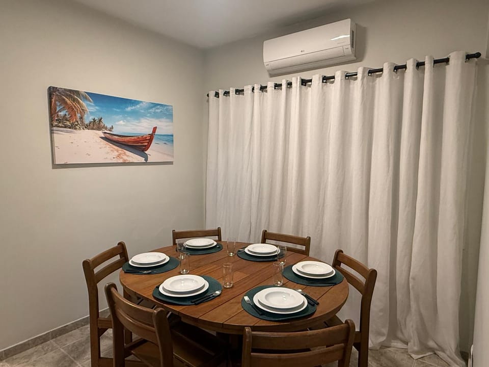 Living room, Seating area, Dining area, air conditioner