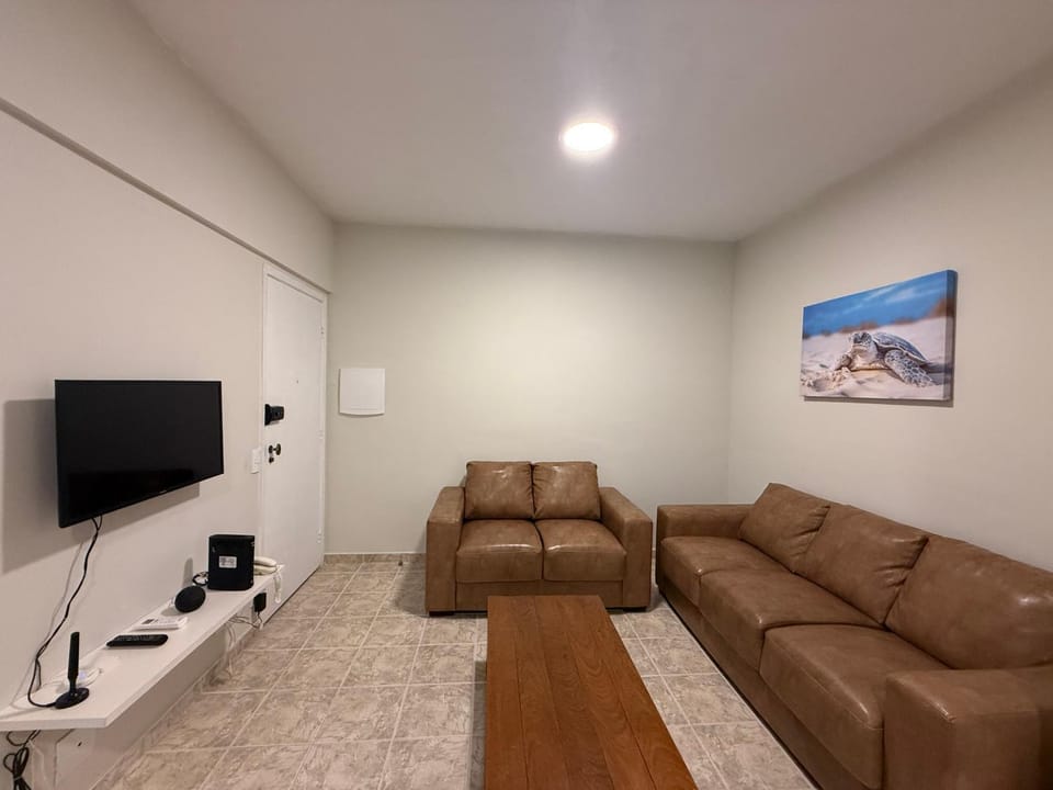 Communal lounge/ TV room, TV and multimedia, Living room, Evening entertainment