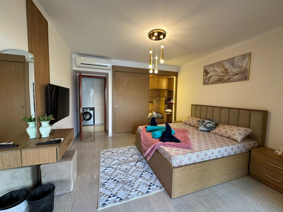 Bed, Bedroom, towels, wardrobe