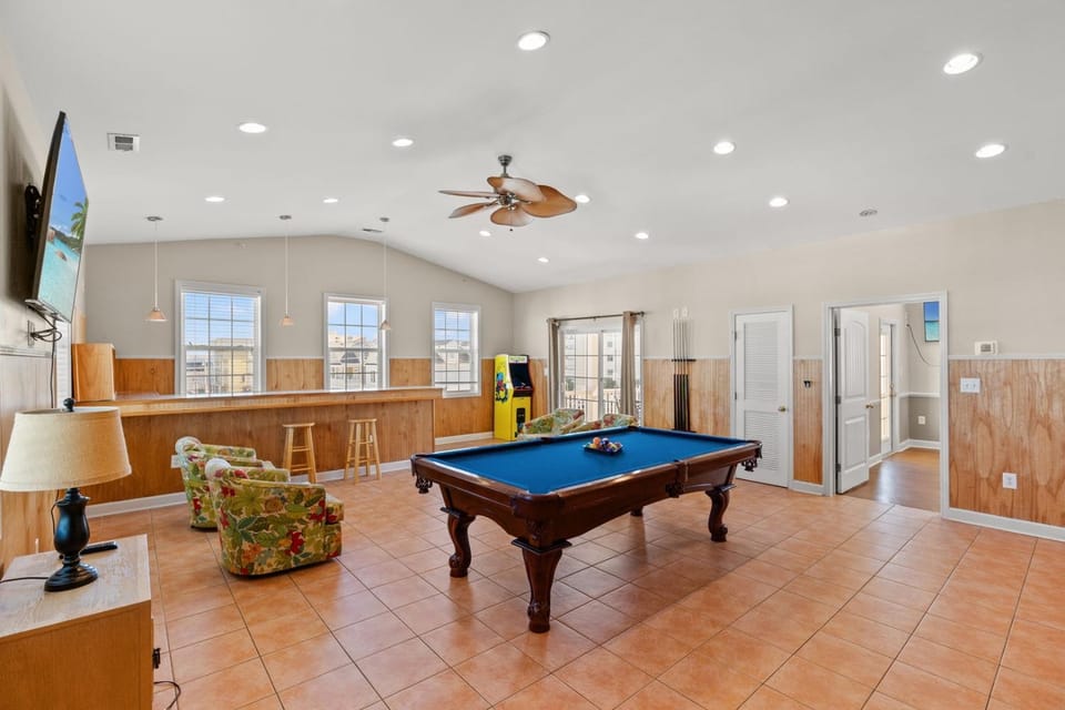 Ocean View • Shared Pool • BBQ grill Apartment in North Myrtle Beach