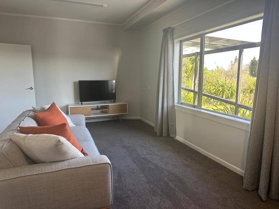 Stay Central - Taupo House in Taupo