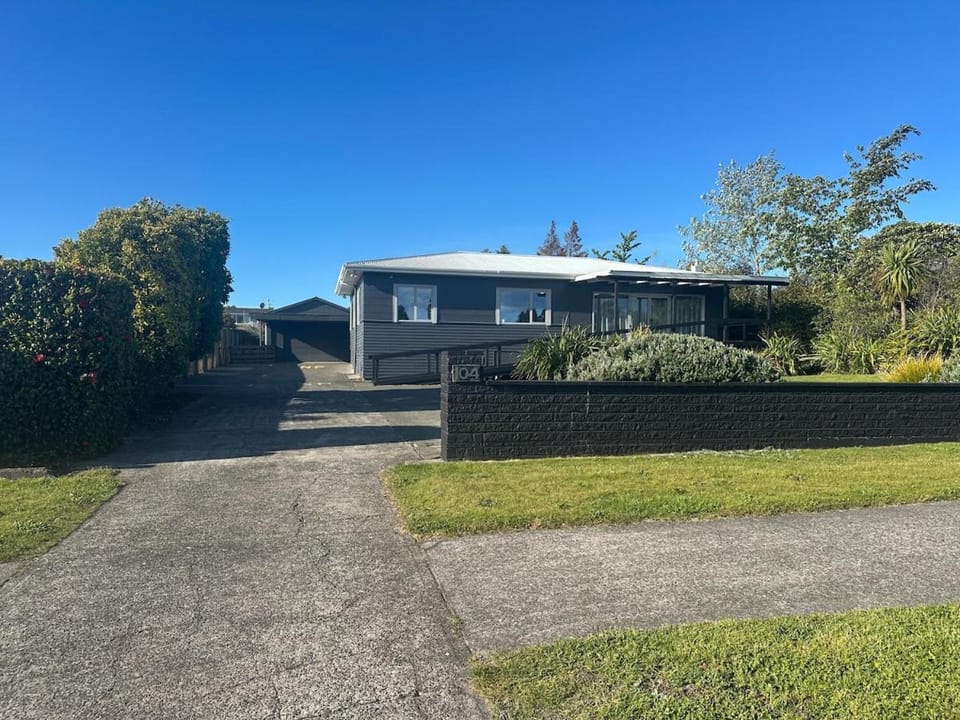 Stay Central - Taupo House in Taupo