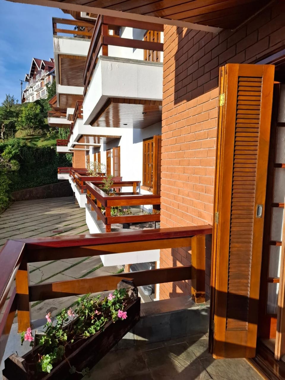 Property building, Facade/entrance, Balcony/Terrace