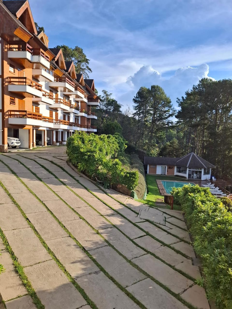 Property building, Balcony/Terrace, Swimming pool, Parking