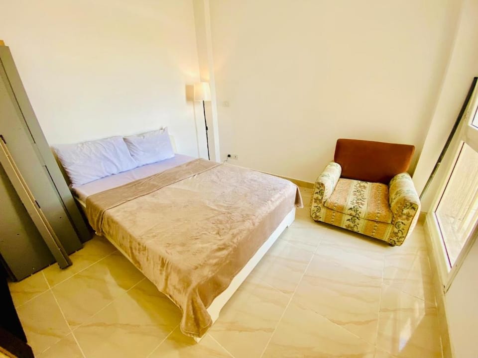 Iconic Tower View Wi-Fi AC - Couple Allowed Apartment in Cairo Governorate